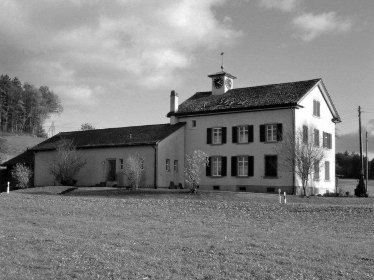 Zünikon - Umbau eines alten Schulhauses zu einer Wohneinheit - Schmid Schaerer Architekten Zürich